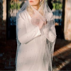 SCATTERED PEARL WEDDING VEIL